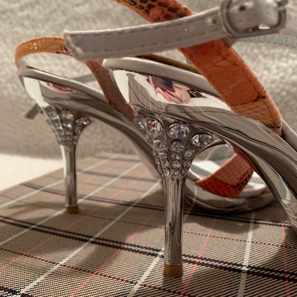 High heels sandals with diamonds. - Picture 9 of 9